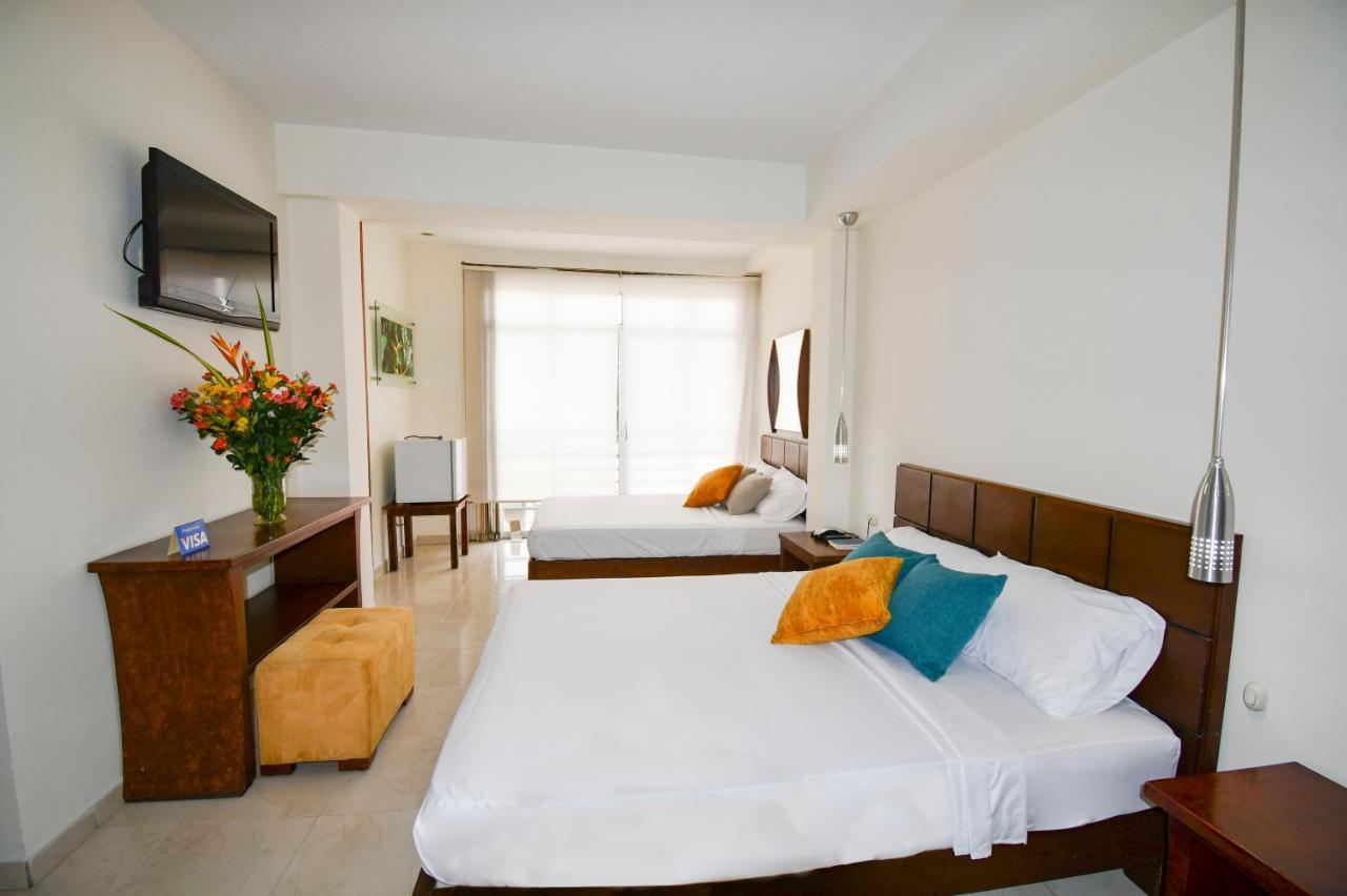 Hotel Monarca Armenia Екстер'єр фото