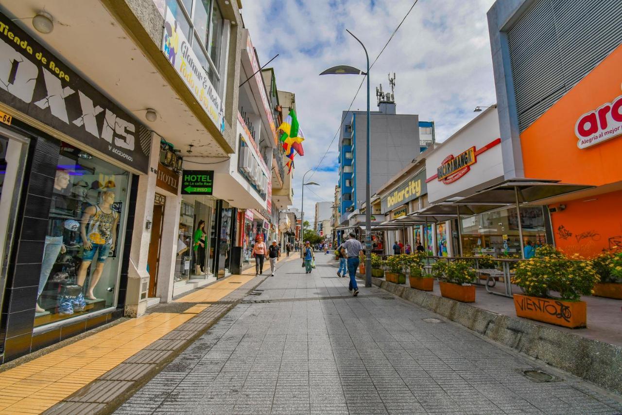 Hotel Monarca Armenia Екстер'єр фото