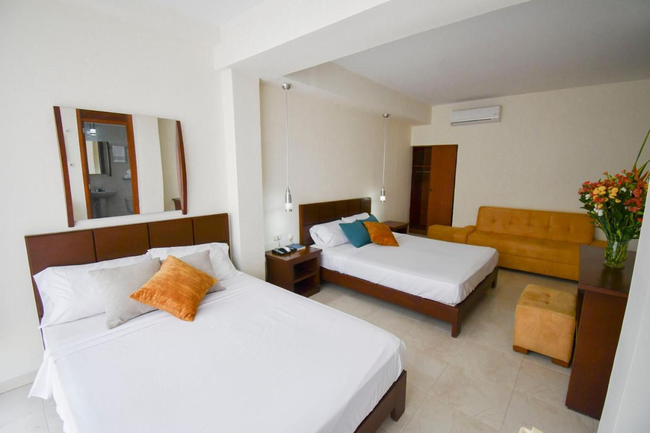 Hotel Monarca Armenia Екстер'єр фото