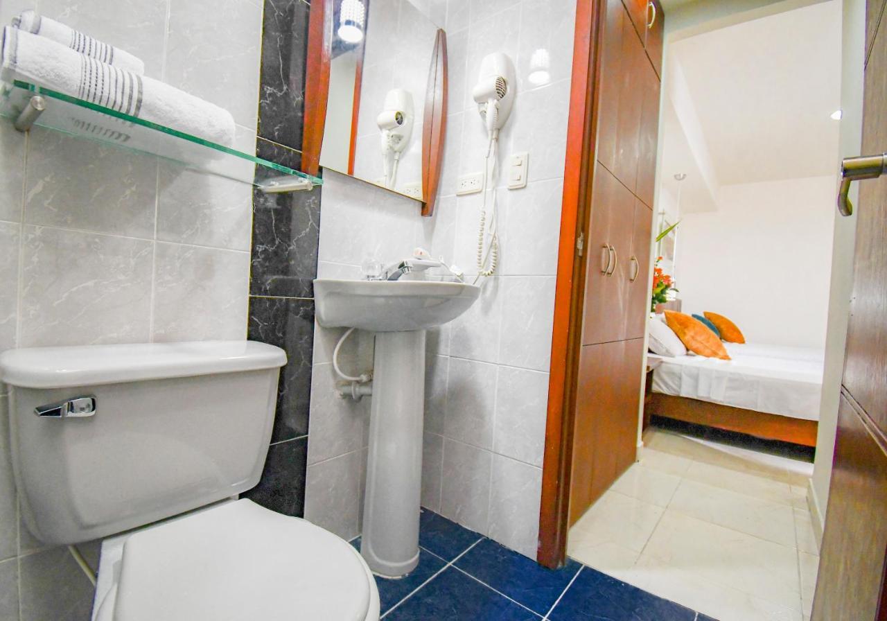 Hotel Monarca Armenia Екстер'єр фото