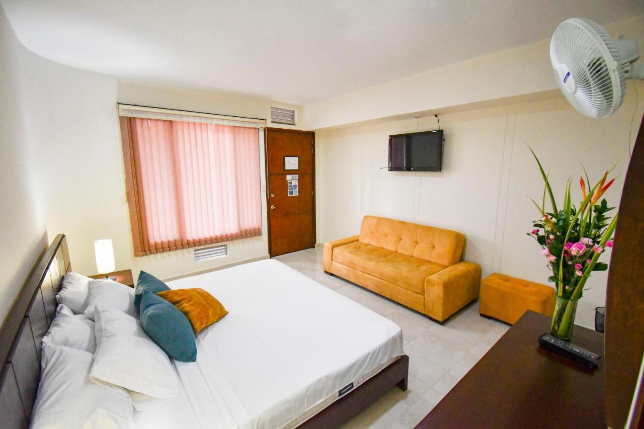 Hotel Monarca Armenia Екстер'єр фото