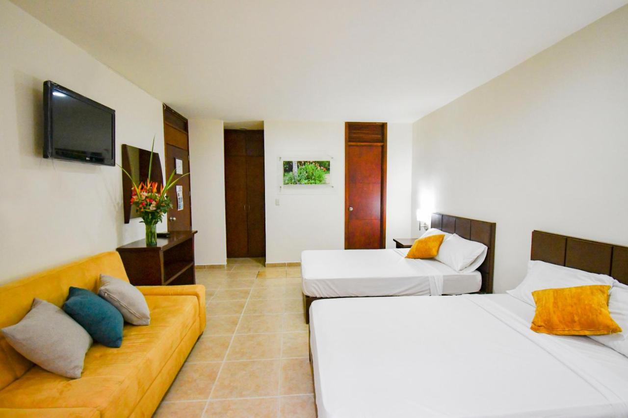 Hotel Monarca Armenia Екстер'єр фото