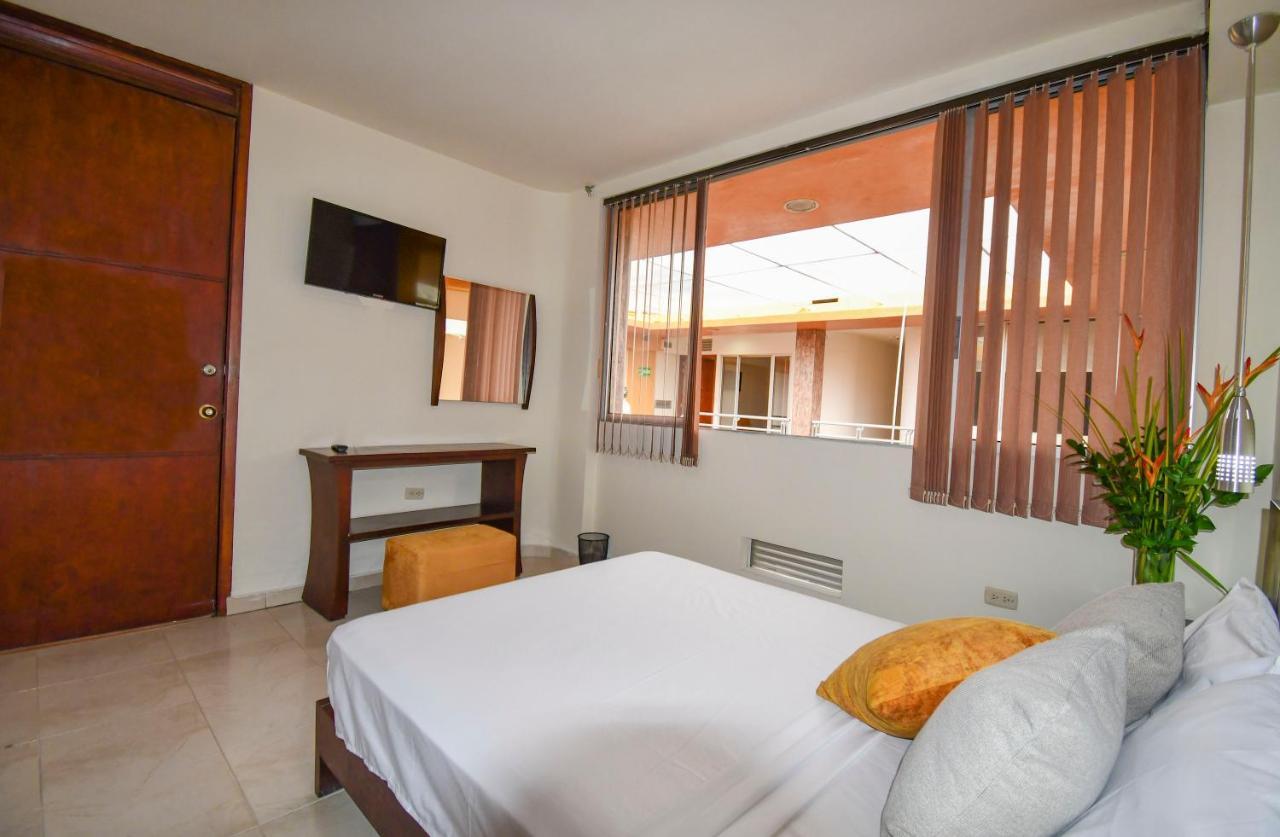 Hotel Monarca Armenia Екстер'єр фото