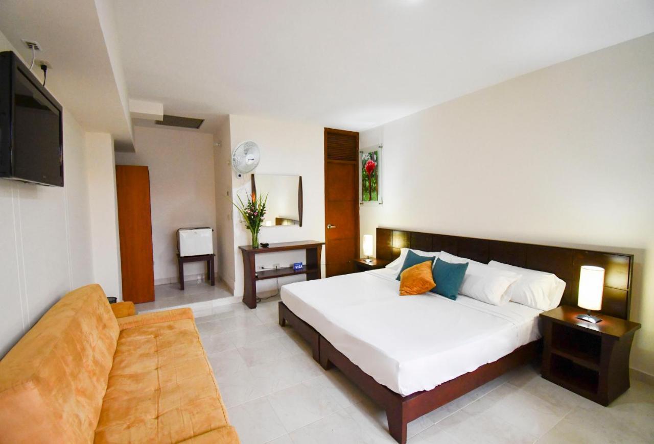 Hotel Monarca Armenia Екстер'єр фото