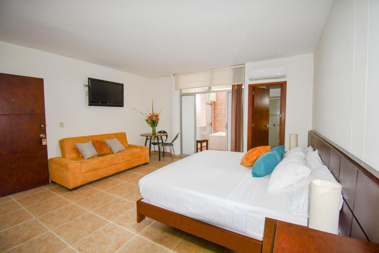 Hotel Monarca Armenia Екстер'єр фото