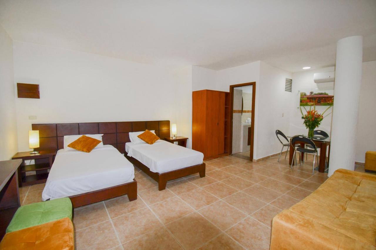 Hotel Monarca Armenia Екстер'єр фото