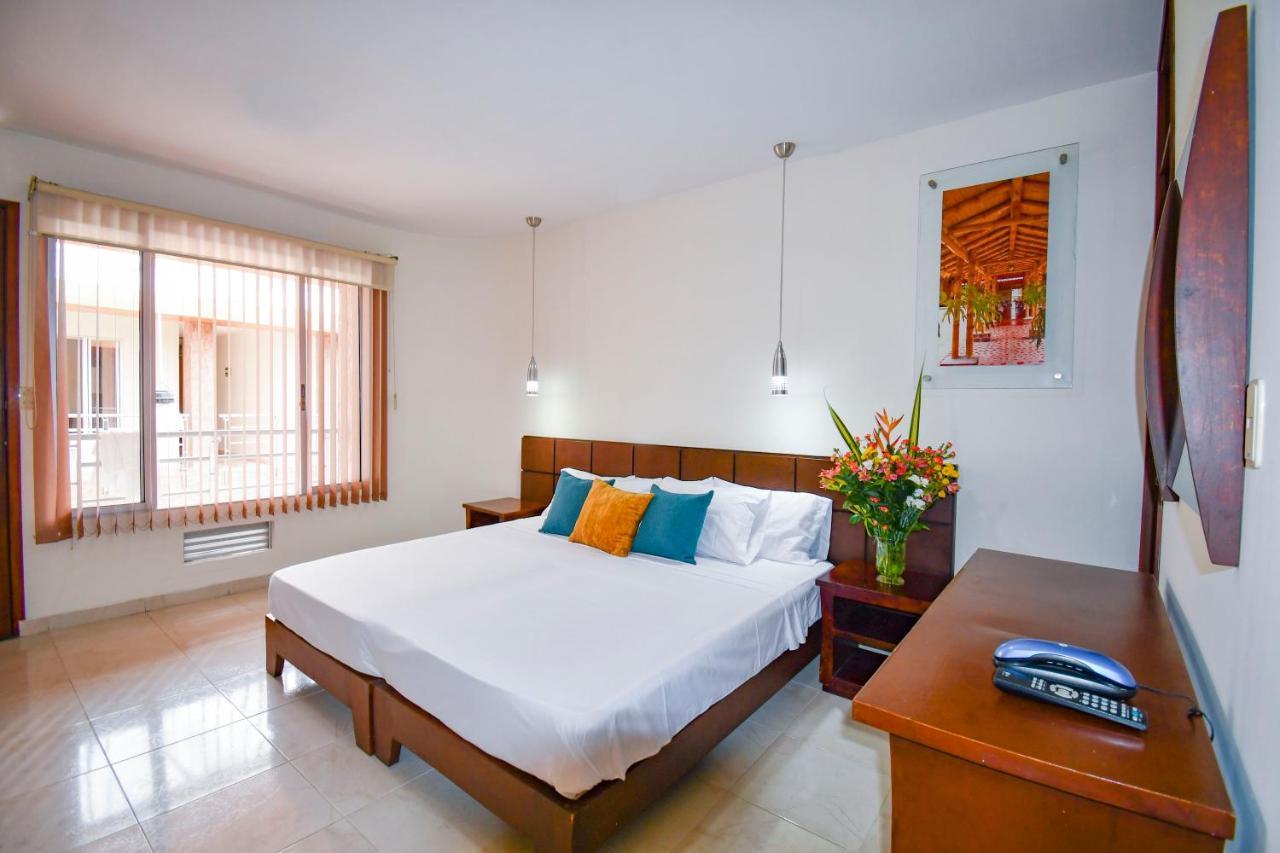 Hotel Monarca Armenia Екстер'єр фото