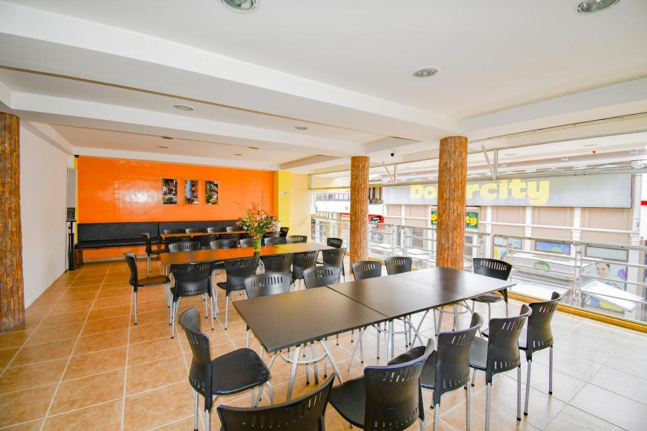 Hotel Monarca Armenia Екстер'єр фото