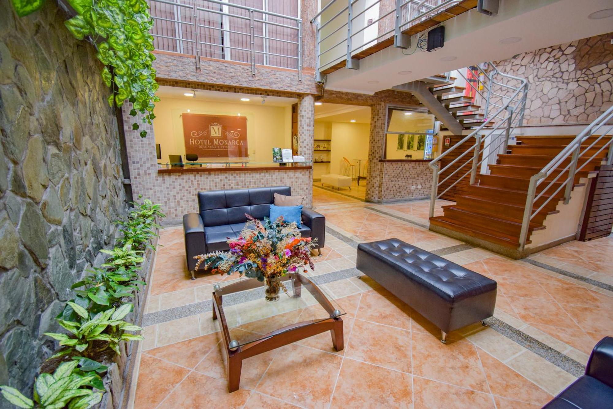 Hotel Monarca Armenia Екстер'єр фото